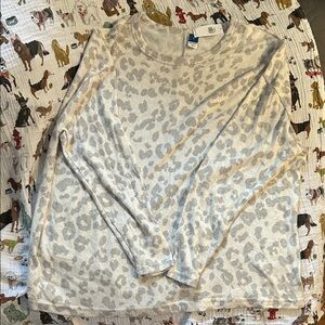 Old Navy Light Gray Textured Tee